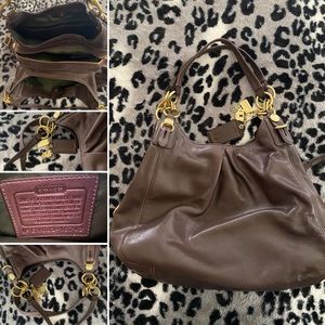 Coach shoulder bag barely used